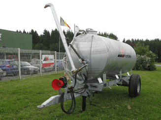 Matériel d'élevage - Abreuvoirs/bacs/tonne à eau - Tonne à eau sur châssis