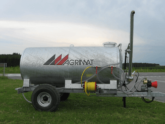 Matériel d'élevage - Abreuvoirs/bacs/tonne à eau - Tonne à eau sur châssis