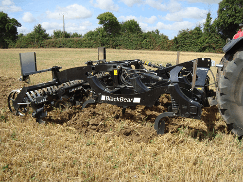 Travail du sol - Outils à dents - Déchaumeur à dents trainé ou porté BLACKBEAR