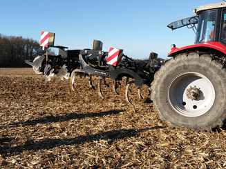 Travail du sol - Outils à dents - Déchaumeur à dents trainé ou porté BLACKBEAR