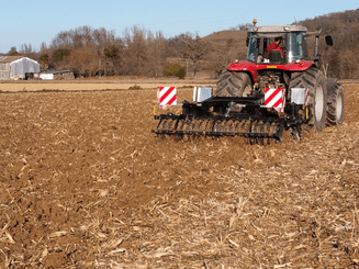 Travail du sol - Outils à dents - Déchaumeur à dents trainé ou porté BLACKBEAR