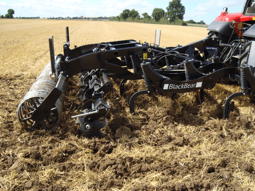 Travail du sol - Outils à dents - Déchaumeur à dents trainé ou porté BLACKBEAR
