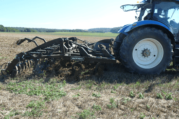 Travail du sol - Outils à dents - Déchaumeur à dents trainé ou porté BLACKBEAR